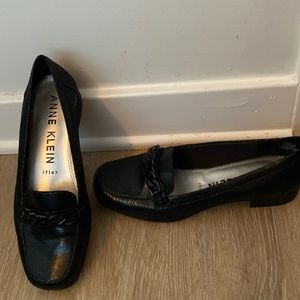 Anna Klein black flats brand new, size 7.5